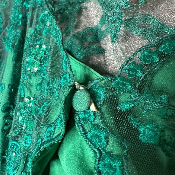 FREE PEOPLE Green Lace Embroidered Beaded Shorts Romper Women's Size 4 FLAWED - Picture 12 of 14